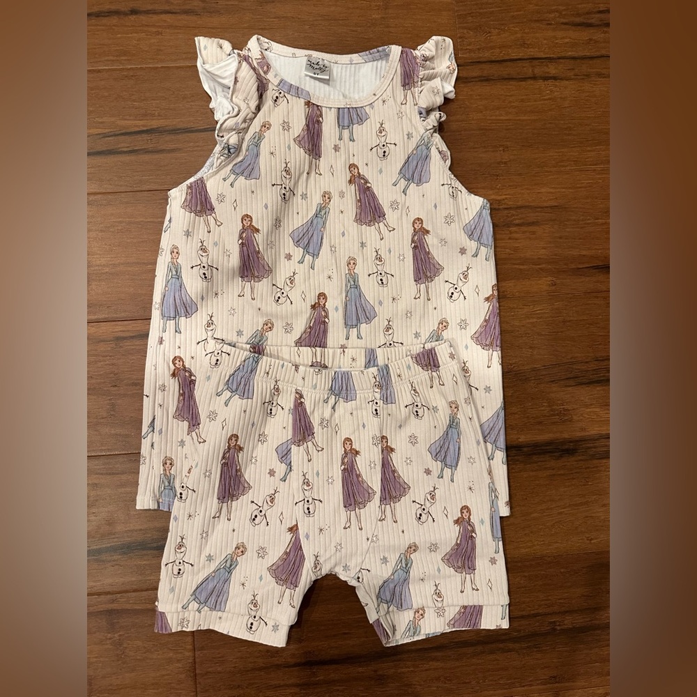 Made by Molly Frozen Themed Kids Pajamas - High quality size 8